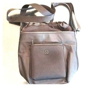 Lululemon mini crossbody/tote. black.